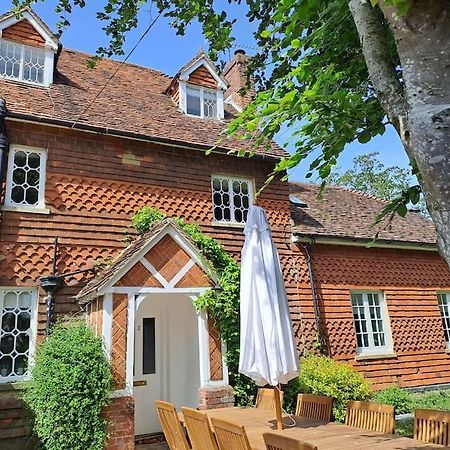 Holly Cottage, 2, Northbrook Park, Farnham-Up To 6 Adults Exterior photo